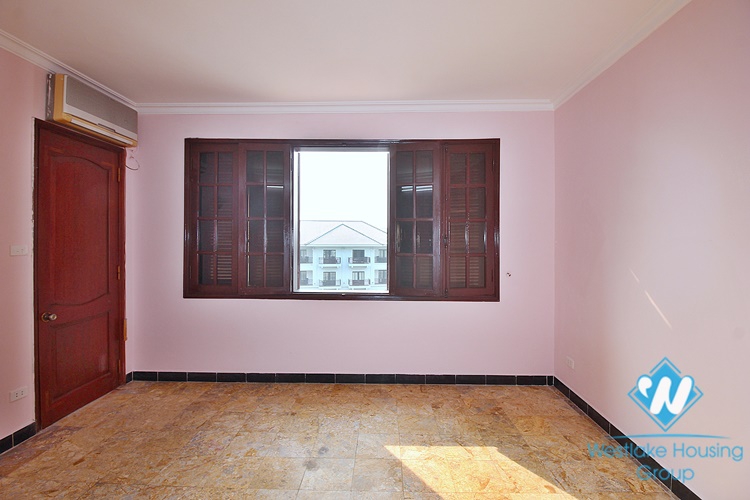 Renovated 4 beds house with lake view for rent in Tu Hoa area, Tay Ho